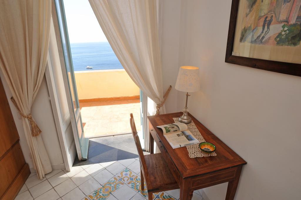 Hotel La Casa Sul Mare Procida Exterior foto