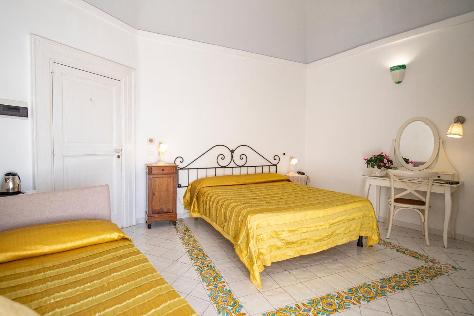 Hotel La Casa Sul Mare Procida Exterior foto