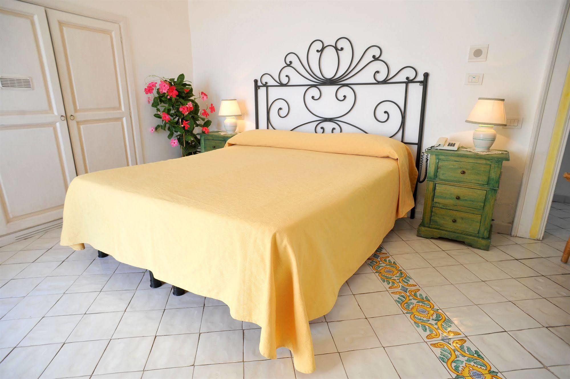 Hotel La Casa Sul Mare Procida Exterior foto